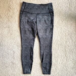 All in Motion Black Gray Jacquard Pattern High Rise Pocket Legging Medium Animal